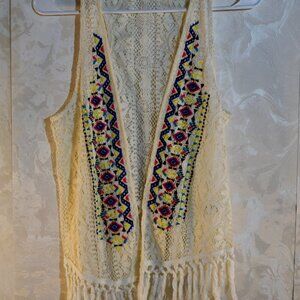 Eyeshadow S/M Bohemian Crochet Fringe Vest | Colorful Aztec Embroidery Ivory